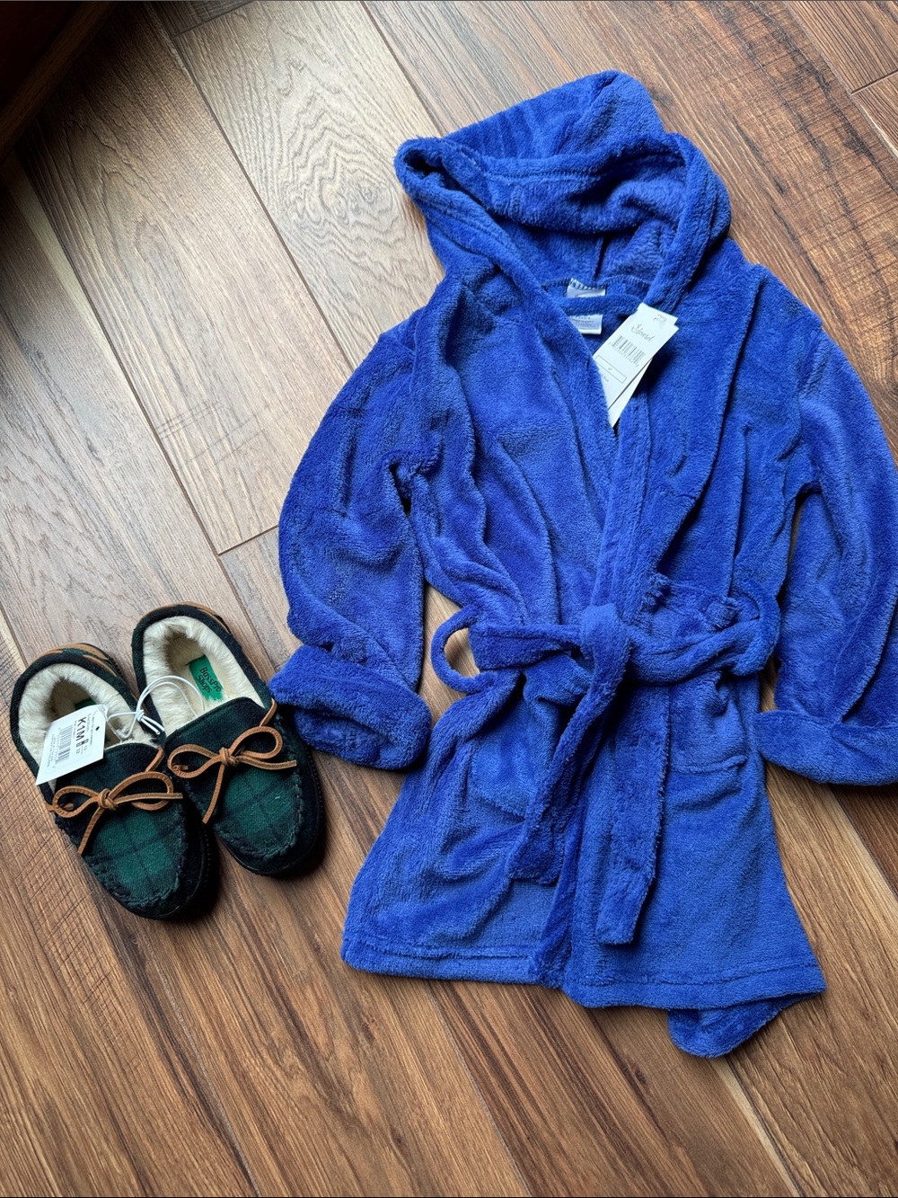 NWT Cozy Hooded Kids Bathrobe in Royal Blue With Slippers
